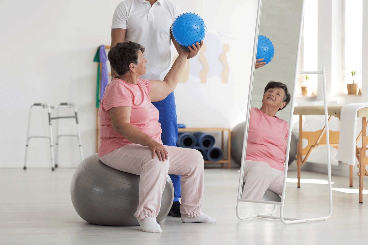 Physio Gériatrique → depositphotos 168418020 xl